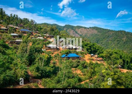 Abgelegenes Dorf von eng Stamm in den Bergen in der Nähe von Kengtung, Myanmar Stockfoto