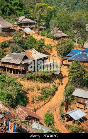 Abgelegenes Dorf von eng Stamm in den Bergen in der Nähe von Kengtung, Myanmar Stockfoto