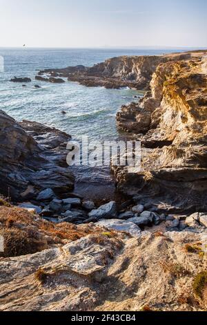 Die Klippen bei Porto Covo in Alentejo an der Atlantikküste, Portugal. Stockfoto