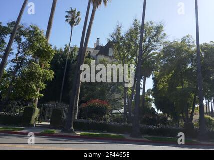 Los Angeles, California, USA 18th March 2021 EINE allgemeine Ansicht der Atmosphäre des ehemaligen Chateau Elysee im Jahr 1927 gebaut, und Heimat von Errol Flynn, Clark Gable, Humphrey Bogart, Carole Lombard, Vincent Price, Bette Davis, George Burns, Lillian Gish, Katherine Hepburn, Ginger Rogers, Ed Sullivan, Ben Lyon, Edward G. Robinso und viele mehr und ist derzeit das Scientology Celebrity Center, seit 1969, in 5930 Franklin Avenue am 18. März 2021 in Los Angeles, Kalifornien, USA. Foto von Barry King/Alamy Stockfoto Stockfoto