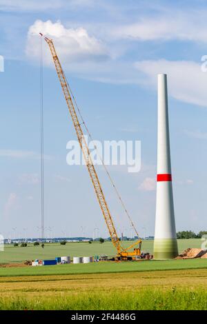 Baustelle Aufbau einer Windkraftanlage Windrad Stockfoto