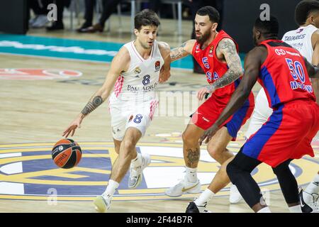 Nicolas Laprovittola von Real Madrid und Mike James von CSKA Moskau während des EuroLeague-Basketballspiels von Turkish Airlines zwischen Real Madrid und CSKA Moskau am 18. März 2021 im Wizink Center Stadion in Madrid, Spanien - Foto Irina R Hipolito / Spanien DPPI / DPPI / LiveMedia Stockfoto