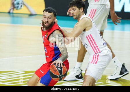 Mike James vom CSKA Moskau und Nicolas Laprovittola von Real Madrid während des EuroLeague-Basketballspiels der Turkish Airlines zwischen Real Madrid und CSKA Moskau am 18. März 2021 im Wizink Center Stadion in Madrid, Spanien - Foto Irina R Hipolito / Spanien DPPI / DPPI / LiveMedia Stockfoto