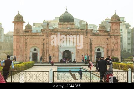 Lalbagh Fort ist eine unvollständige 17th-Jahrhundert Mughal Fort-Komplex. Tourist auf Lalbagh Fort Dhaka. Stockfoto