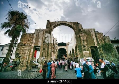 Damaskus, Syrien - August 03,2010 : Geschäfte auf dem Markt oder Souk in der Altstadt in der Stadt Damaskus in Syrien im Nahen Osten Stockfoto