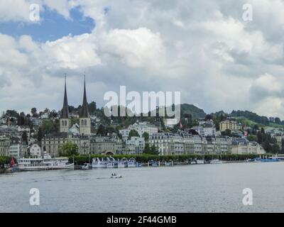 Luzern, Schweiz - Mai 20th 2017: Altstadt von Luzern vom See aus Stockfoto