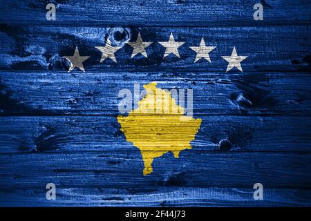 Kosovo Flagge auf Holzplanken Hintergrund Holz Flagge Stockfoto