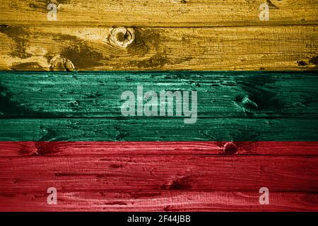 Litauen Flagge auf Holzplanken Hintergrund Holz Flagge Stockfoto