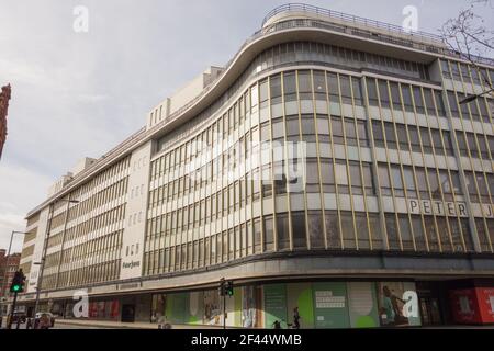 Das Äußere des Peter Jones Kaufhauses, Sloane Square, Chelsea, London, SW1, VEREINIGTES KÖNIGREICH Stockfoto