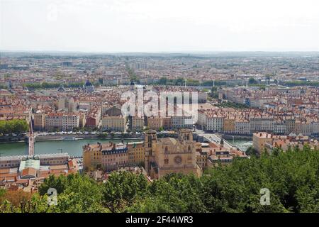 Panoramablick auf Lyon von La Basilique Nortre Dame de Fourviere, Lyon, Frankreich Stockfoto