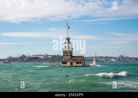 Jungfernturm in einem Südwester. Stockfoto