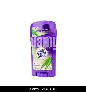 Krasnodar, Russland - 9. März 2021: Frauen Antitranspirant Deodorant Lady Speed Stick mit Aloe-Extrakt isoliert auf weißem Hintergrund Stockfoto