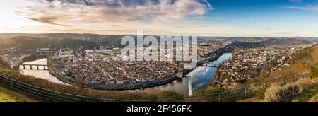 Luftpanorama der Stadt Cahors in der Lot, in Okzitanien, Frankreich Stockfoto