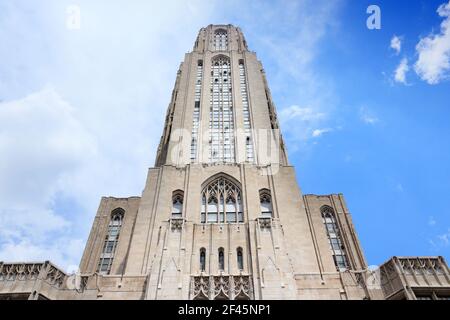 PITTSBURGH, USA - 30. JUNI 2013: Dom des Lernens Gebäude in Pittsburgh. Das Hauptgebäude der Universität von Pittsburgh ist 535 m hoch und ich Stockfoto