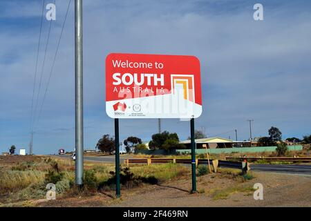 Australien, Board und Polizei Station an der Grenze zwischen Queensland und New South Wales am Barrier highway Stockfoto