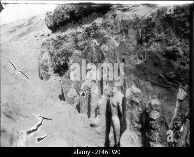 China. Zentralasienexpedition 1927/1928. Rawak Vihara (Ruinenstadt). Takla Makan. Rawak Stupa. Stuckplastik mit Wellenfalte (Well 420-581) Stockfoto