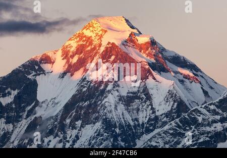 Abends Panoramablick auf den Berg Dhaulagiri - Nepal Stockfoto