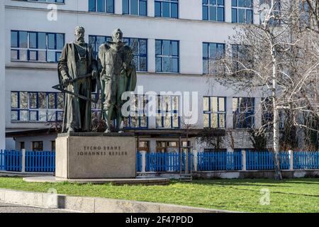 Prag, Tschechische Republik - 6. März 2021: Statuen von Tycho Brahe und Johannes Kepler. Stockfoto