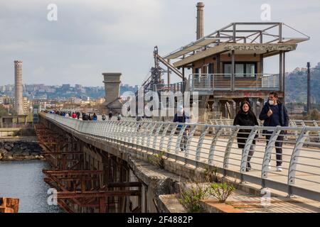 7. MÄRZ 2021 - NEAPEL, ITALIEN - der Nordpierwalk, ein Spaziergang von 900 mt für Neapolitaner und Touristen, im nördlichen Teil des Coroglio in Bagnoli, in der Stockfoto