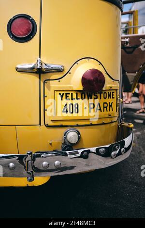 Nahaufnahme eines Yellowstone Park Tourbusses, Wyoming USA Stockfoto