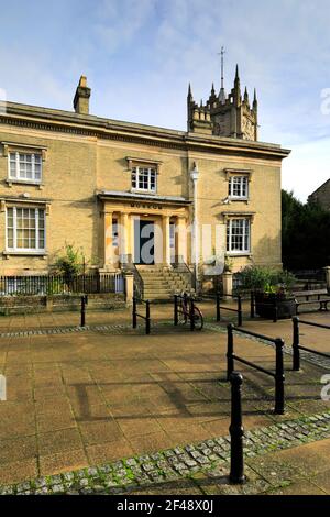 Die wisbech Museum und St. Peters Kirche, Wisbech Stadt, Flussauen, Cambridgeshire, England, Großbritannien Stockfoto