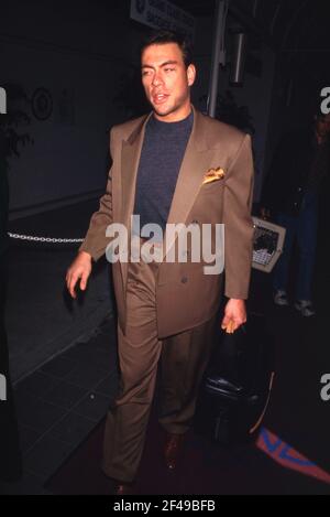 Jean-Claude Van Damme nimmt am 18. Februar 1992 an der NATO/ShoWest Convention 1992 im Bally's Hotel and Casino in Las Vegas, Nevada, Teil. Quelle: Ralph Dominguez/MediaPunch Stockfoto