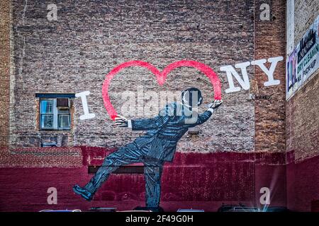 New York City, USA, Mai 2019, Blick auf das Wandgemälde auf einem Parkplatz I LOVE NY von dem Straßenkünstler Nick Walker im Chelsea District Stockfoto