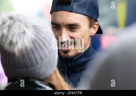 Julian Alaphilippe vom Team Quick Step Floors interviewt vor der Etappe 3 der OVO Energy Tour of Britain 2018, Bristol - 04/09/2018. Kredit: Jon Wallace Stockfoto