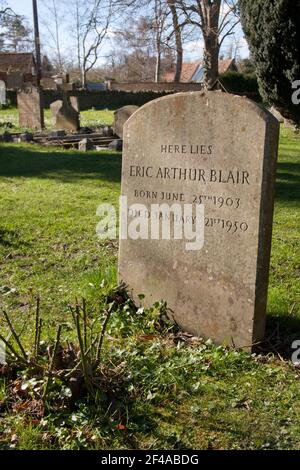 Grab von Eric Arthur Blair aka George Orwell politischen Satiriker, liegt in der Pfarrkirche All Saints, Sutton Courtenay, Abingdon, Oxfordshire, eng Stockfoto