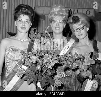 Miss Bril Wahl 1963. Jenny de Knegt aus Amsterdam ist ein Gewinner Datum 30. Mai 1963 Ort Amsterdam, Noord-Holland Stockfoto