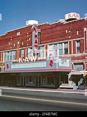 KAW Theater (1931) - Vertikal - Washington Street - Junction City - Kansas Ca. 1980 Stockfoto