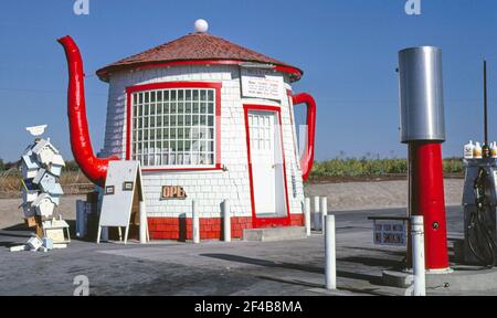 Teekanne Dome Tankstelle Zillah Washington Ca. 1987 Stockfoto