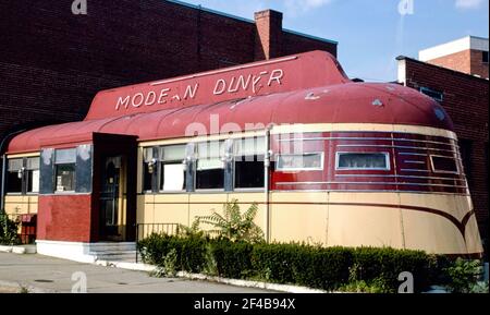 Modern Diner diagonal Front Detail Dexter Avenue Pawtucket Rhode Island Ca. 1978 Stockfoto