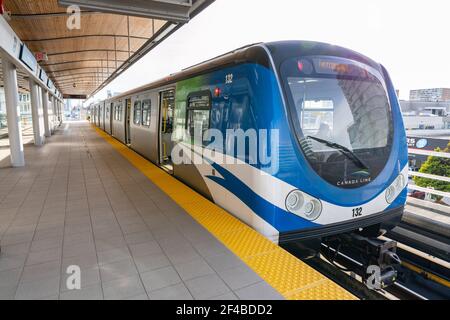 Bahnsteig des Skytrain-Bahnhofs Richmond-Brighouse. Richmond, British Columbia, Kanada. Stockfoto