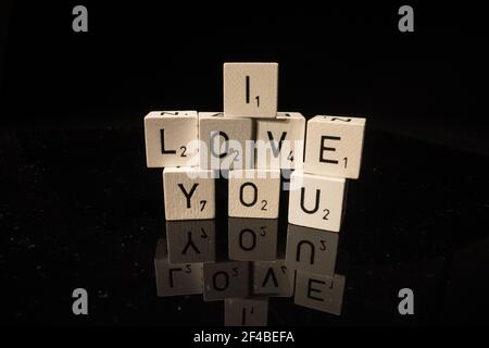 Ich liebe Sie schreiben - Buchstaben auf Würfel Stockfoto