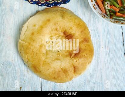 Tandyr nan, Fladenbrot in afghanischen, tadschikischen und usbekischen Küche, e Art von zentralasiatischen Naan Stockfoto