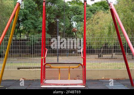 Spielplatz ohne Kinder während Coronavirus. Stockfoto