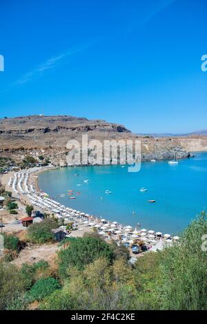Lindos Beach, Megalos Gialos Bay, Rhodos, Dodekanes, Griechenland Stockfoto