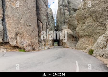 Tunnel auf dem Needles Highway in South Dakota. Stockfoto