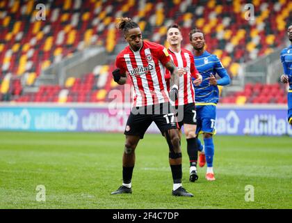 London, Großbritannien. Brentford Community Stadium, London, Großbritannien. März 2021, 20th. English Football League Championship Football, Brentford FC gegen Nottingham Forest; Ivan Toney von Brentford feiert nach dem Scoring seiner Seiten 1st Tor von einer Strafe in der 12th Minute, um es 1-0 Credit: Action Plus Sports Images/Alamy Live News Stockfoto