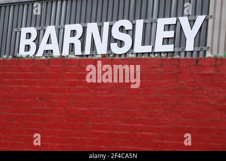 Barnsley, Großbritannien. März 2021, 20th. Barnsley FC Schild am West Stand in Oakwell in Barnsley, Großbritannien am 3/20/2021. (Foto von Mark Cosgrove/News Images/Sipa USA) Quelle: SIPA USA/Alamy Live News Stockfoto