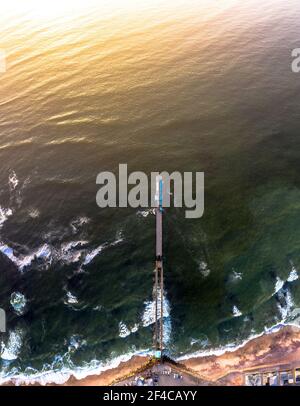 Die Anlegestelle in swakopmund an der Küste namibias. Stockfoto