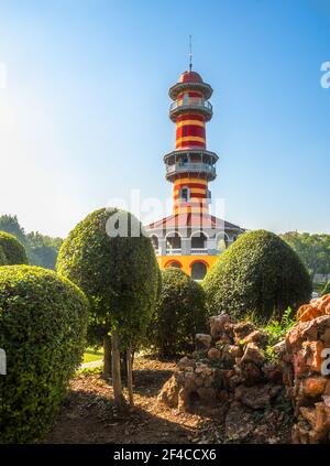 Tower Withun Thasana oder The Sage Lookout in Bang Pa-in Royal Palace oder der Sommerpalast in Ayutthaya Provinz, Thailand Stockfoto