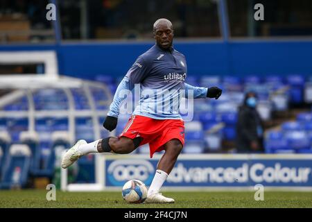 Adebayo Akinfenwa #20 von Wycombe Wanderers Aufwärmen vor dem Spiel gegen Coventry City in Birmingham, Großbritannien am 3/20/2021. (Foto von Simon Bissett/News Images/Sipa USA) Stockfoto