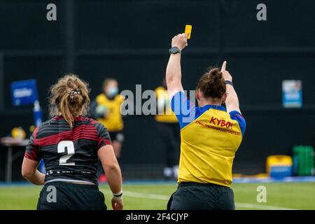 London, Großbritannien. März 2021, 20th. Mai Campbell (#2 Saracens Women) erhält eine gelbe Karte während des Allianz Premier 15s Spiels zwischen Saracens Women und Exeter Chiefs Women im StoneX Stadium in London, England. Kredit: SPP Sport Presse Foto. /Alamy Live Nachrichten Stockfoto