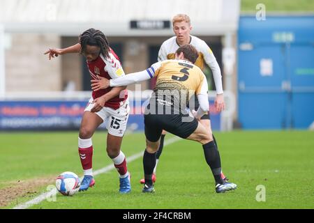 NORTHAMPTON, ENGLAND. MÄRZ 20th: Peter Kioso von Northampton Town wird am Samstag, den 20th. März 2021, von Harry Pickering, Kapitän von Crewe Alexandra, während der ersten Hälfte der Sky Bet League One im PTS Academy Stadium in Northampton, Fouled. (Kredit: John Cripps - MI News) Kredit: MI Nachrichten & Sport /Alamy Live Nachrichten Stockfoto