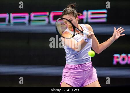 ST. PETERSBURG, RUSSLAND - 20. MÄRZ: Margarita Gasparyan von Russland während ihres Spiels gegen Vera Zvonareva von Russland während des Halbfinals der St. Petersburg Ladies Trophy 2021, WTA 500 Tennisturnier in der Sibur Arena am 20. März 2021 in St. Petersburg, Russland (Foto: Anatolij Medved/Orange Pictures)*** Stockfoto