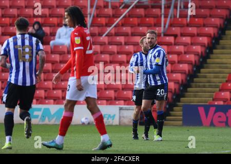 BARNSLEY, ENGLAND. MÄRZ 20th: Jordan Rhodes of Sheffield Mittwoch erzielt sein Team das zweite Tor während der SkyBet Championship Spiel zwischen Barnsley und Sheffield Mittwoch in Oakwell, Barnsley am Samstag 20th März 2021. (Kredit: Pat Scaasi - MI Nachrichten) Kredit: MI Nachrichten & Sport /Alamy Live Nachrichten Stockfoto