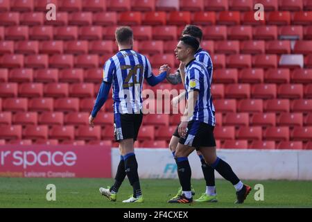 BARNSLEY, ENGLAND. MÄRZ 20th: Jordan Rhodes of Sheffield Mittwoch erzielt sein Team das zweite Tor während der SkyBet Championship Spiel zwischen Barnsley und Sheffield Mittwoch in Oakwell, Barnsley am Samstag 20th März 2021. (Kredit: Pat Scaasi - MI Nachrichten) Kredit: MI Nachrichten & Sport /Alamy Live Nachrichten Stockfoto