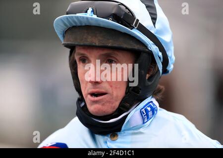 Benjamin Poste Gewinner der Horninglow Mares' Handicap Hürde an Bord des legendären Rhythm auf der Rennbahn Uttoxeter. Bilddatum: Samstag, 20. März 2021. Siehe PA Story RACING Uttoxeter. Bildnachweis sollte lauten: Mike Egerton/PA Wire. EINSCHRÄNKUNGEN: Nutzung unterliegt Einschränkungen. Nur redaktionelle Verwendung, keine kommerzielle Nutzung ohne vorherige Zustimmung des Rechteinhabers. Stockfoto